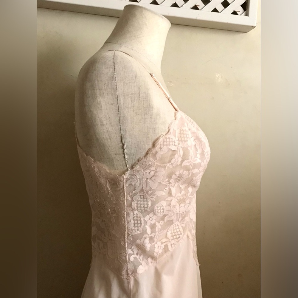 Vintage Vanity Fair Soft Pink Lace Chemise - Picture 7 of 12